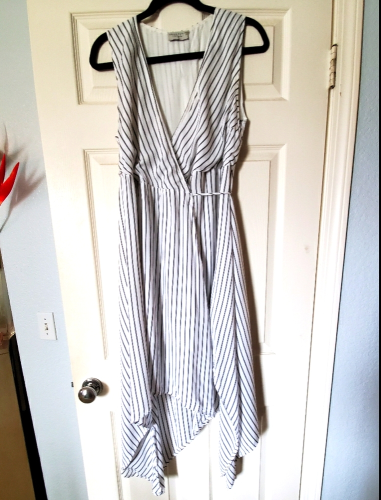 Dress Forum wrap midi dress size medium